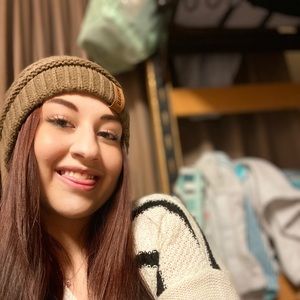 Meet your Posher, Abigail